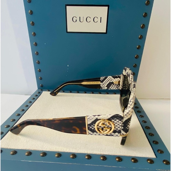 New Authentic- Gucci pink GG0484s 006 Oversized Square Sunglasses - Picture 10 of 16